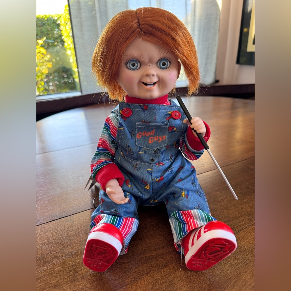 Chucky toy ! Excellent condition never been used to not have the box